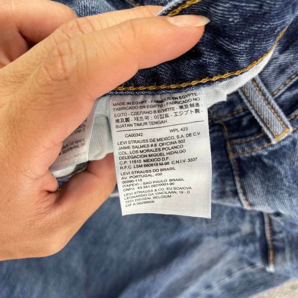 Levis 501 Original Fit Jeans Mens 32x30 Blue Denim Straight Leg Distressed